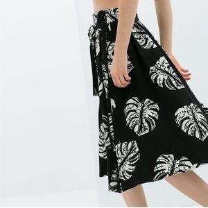 Zara Leaf Printed Midi Flare Skirt